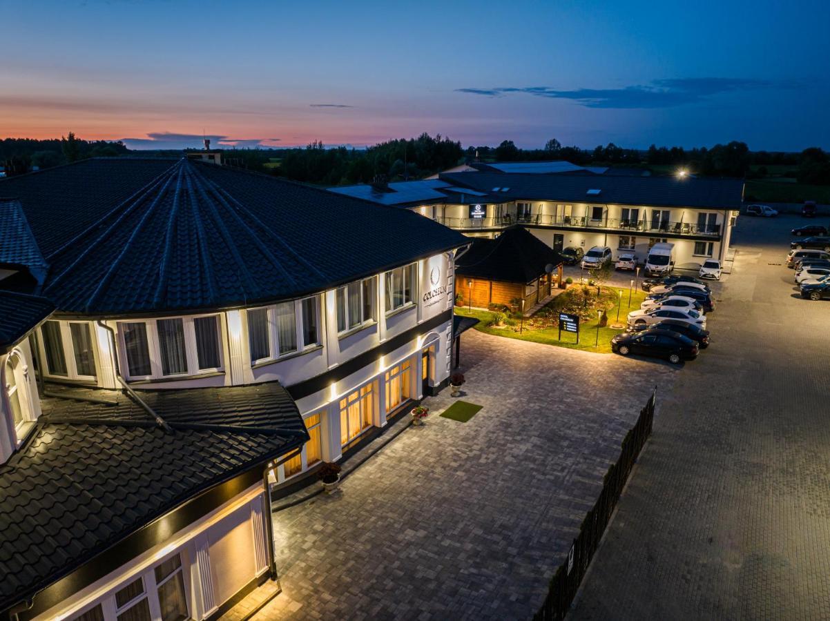 Hotel Coloseum ยาโรสวาฟ ภายนอก รูปภาพ