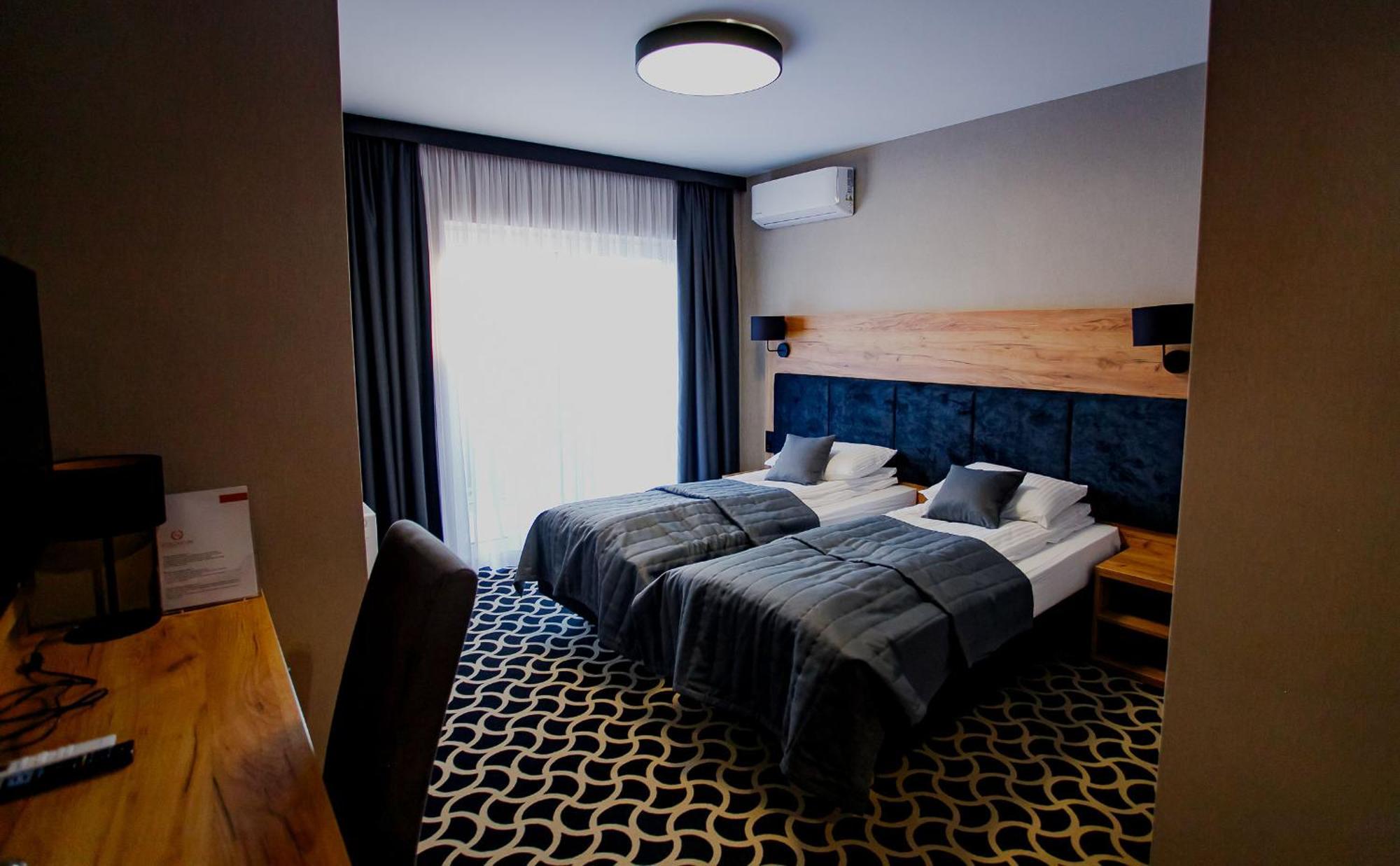 Hotel Coloseum ยาโรสวาฟ ภายนอก รูปภาพ