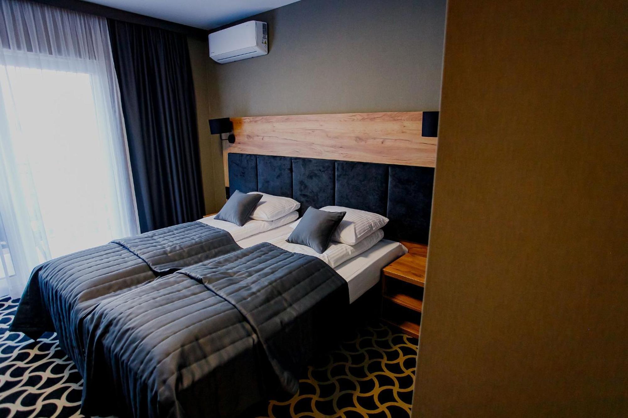 Hotel Coloseum ยาโรสวาฟ ภายนอก รูปภาพ