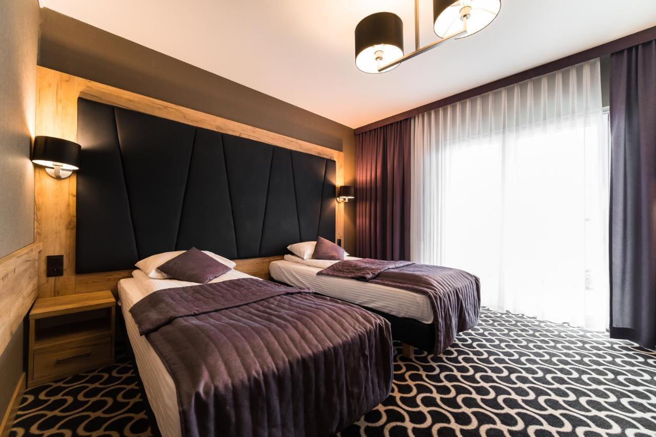 Hotel Coloseum ยาโรสวาฟ ภายนอก รูปภาพ