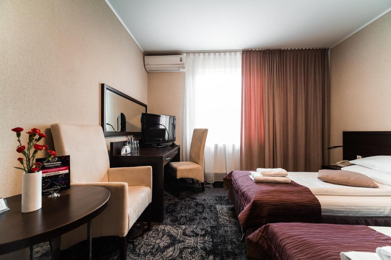 Hotel Coloseum ยาโรสวาฟ ภายนอก รูปภาพ